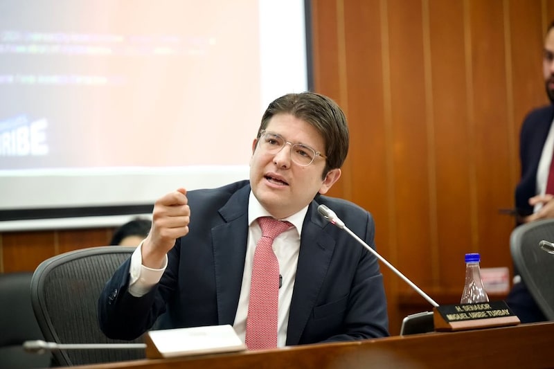 Precandidato Miguel Uribe Turbay fue sometido a cirugía tras atentado; su pronóstico es reservado