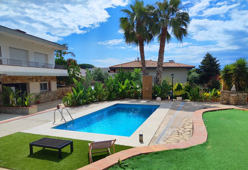 CocoPool, startup española, de alquiler de piscinas privadas. CocoPool, startup española, de alquiler de piscinas privadas.