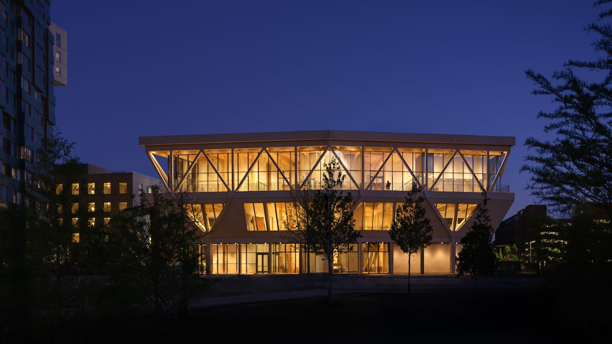 El David Rubenstein Treehouse, de la Universidad de Harvard fue reconocido como una de las Universidades más bellas de 2026. Fotografía. Cortesía Prix Versailles.