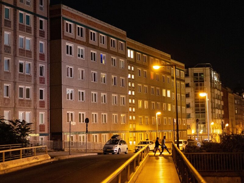 El alumbrado de la ciudad de Berlín mientras se promete a los alemanes más ayuda para soportar la crisis energética El alumbrado de la ciudad de Berlín mientras se promete a los alemanes más ayuda para soportar la crisis energética