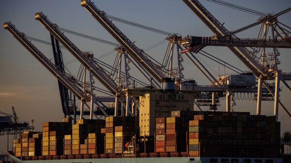 Los buques de carga del mundo navegan hacia peores riesgos climáticos: informe Los buques de carga del mundo navegan hacia peores riesgos climáticos: informe