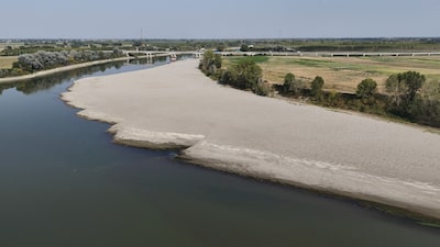 Rio Pó é o motor da economia da Itália. Seca histórica coloca agro e indústria em alerta Rio Pó é o motor da economia da Itália. Seca histórica coloca agro e indústria em alerta