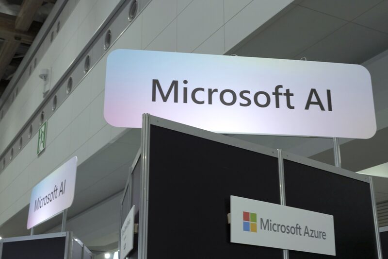 Letrero de Micosoft AI en Tokio Letrero de Micosoft AI en Tokio
