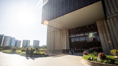 Ata do Copom deixa em aberto novos aumentos dos juros a depender do cenário Ata do Copom deixa em aberto novos aumentos dos juros a depender do cenário