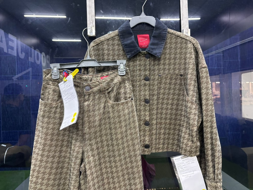 Empresa aposta em novas tecnologias para reduzir custos: peças estampadas a laser Empresa aposta em novas tecnologias para reduzir custos: peças estampadas a laser