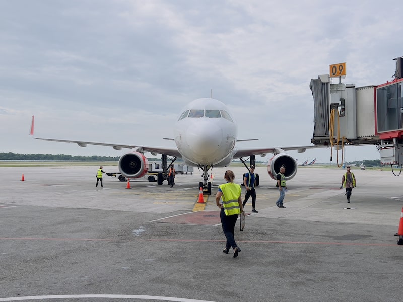 Actividad en el Aeropuerto Internacional José Martí, el 5 de noviembre en 2025. Actividad en el Aeropuerto Internacional José Martí, el 5 de noviembre en 2025.