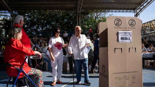 Eleições na Colômbia colocam em jogo o modelo econômico e as relações com os EUA Eleições na Colômbia colocam em jogo o modelo econômico e as relações com os EUA