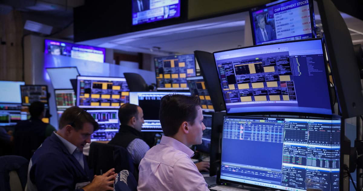 Acciones norteamericanas suben por estabilidad en bonos y declaraciones del Fed