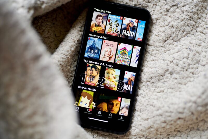 Netflix decide suspender todos os serviços na Rússia Netflix decide suspender todos os serviços na Rússia