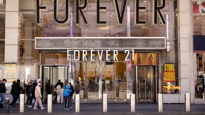 Forever 21, em recuperação judicial, fecha lojas e se concentra nas vendas online Forever 21, em recuperação judicial, fecha lojas e se concentra nas vendas online