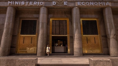 Envíos no automáticos del Gobierno argentino a provincias caen 88% en un año y están en mínimos Envíos no automáticos del Gobierno argentino a provincias caen 88% en un año y están en mínimos