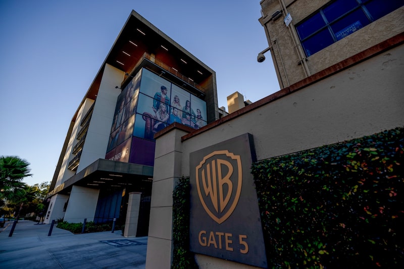 Papel da companhia avançou 2,7% com sinalização de que a oferta da Paramount pode chegar a US$ 31 ou até US$ 32 por ação, segundo analistas, enquanto o acordo com a Netflix enfrenta incertezas regulatórias Papel da companhia avançou 2,7% com sinalização de que a oferta da Paramount pode chegar a US$ 31 ou até US$ 32 por ação, segundo analistas, enquanto o acordo com a Netflix enfrenta incertezas regulatórias