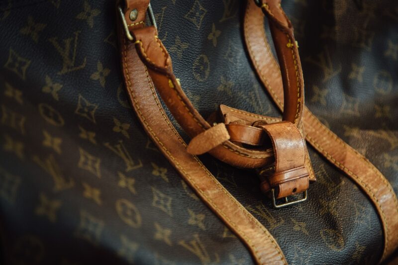 Louis Vuitton é criticada por não permitir devolução de produto na China Louis Vuitton é criticada por não permitir devolução de produto na China