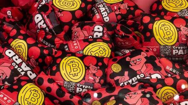 Bitcoin supera os US$ 57 mil pela primeira vez desde 2021 com demanda por ETFs Bitcoin supera os US$ 57 mil pela primeira vez desde 2021 com demanda por ETFs