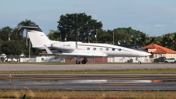 Empresa que levou Flávio Bolsonaro a Miami é investigada por corrupção na Argentina Empresa que levou Flávio Bolsonaro a Miami é investigada por corrupção na Argentina