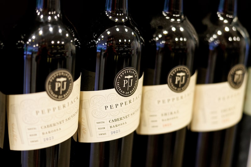 Treasury tem como meta uma economia anual de A$ 100 milhões (US$ 71 milhões) nos próximos dois ou três anos Treasury tem como meta uma economia anual de A$ 100 milhões (US$ 71 milhões) nos próximos dois ou três anos