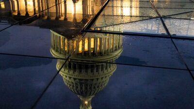 Juez en EE.UU. permite que siga el plan de Trump que busca la renuncia de funcionarios federales Juez en EE.UU. permite que siga el plan de Trump que busca la renuncia de funcionarios federales