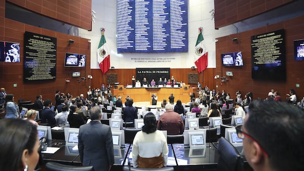 Senado aprueba jornada de 40 horas en medio de cautela de empresas por cambios laborales de 2026 Senado aprueba jornada de 40 horas en medio de cautela de empresas por cambios laborales de 2026