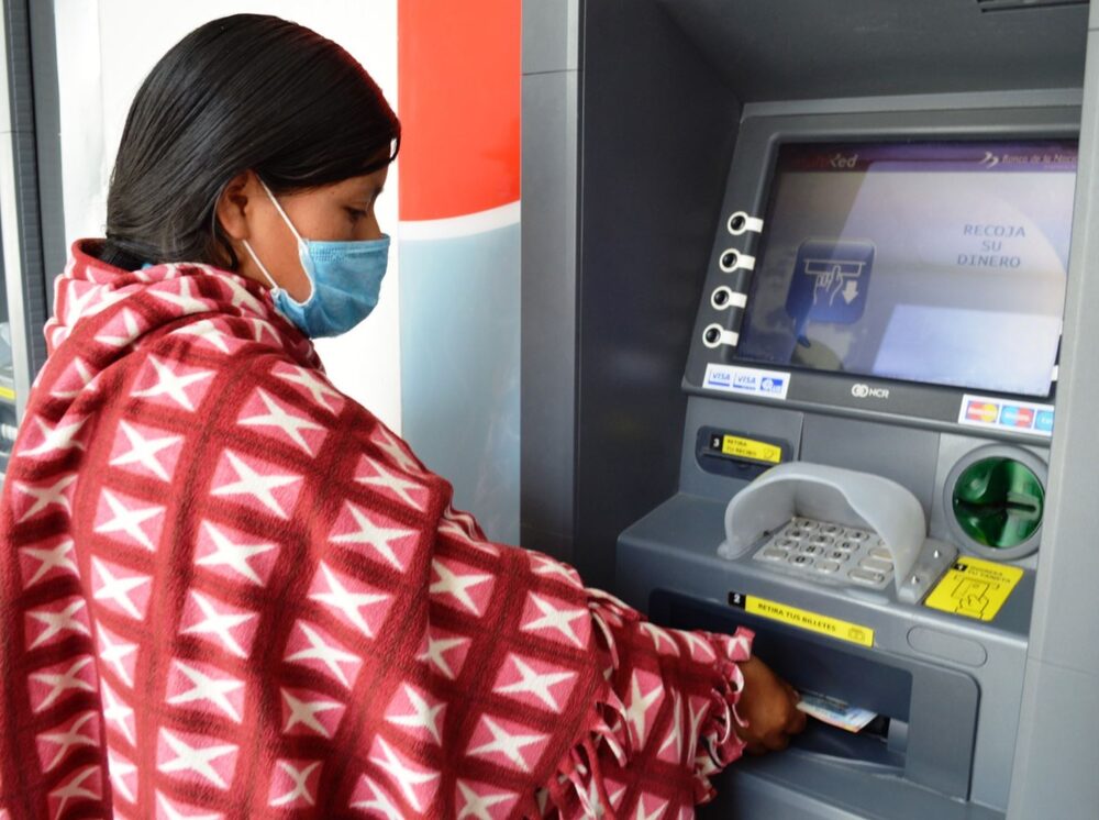 Bono de 700 soles en Perú tendrá cobertura de 13,5 millones de ciudadanos: Guido Bellido. Bono de 700 soles en Perú tendrá cobertura de 13,5 millones de ciudadanos: Guido Bellido.