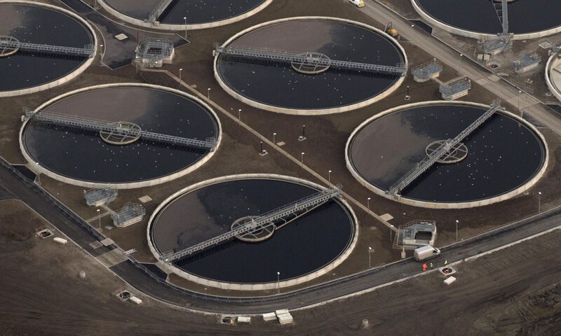 Proposta se assemelha ao imposto sobre o carbono. Proposta se assemelha ao imposto sobre o carbono.