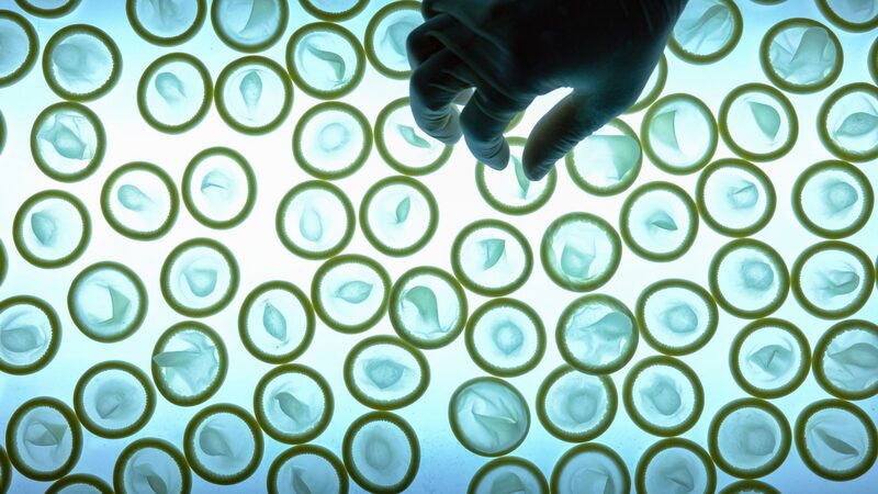 Maior fabricante de preservativos do mundo projeta aumento na demanda Maior fabricante de preservativos do mundo projeta aumento na demanda