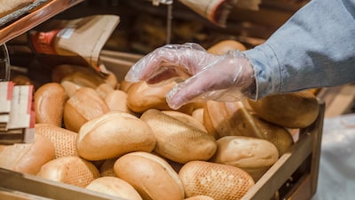 Bolivia sube el precio del pan entre denuncias de harina argentina de contrabando Bolivia sube el precio del pan entre denuncias de harina argentina de contrabando