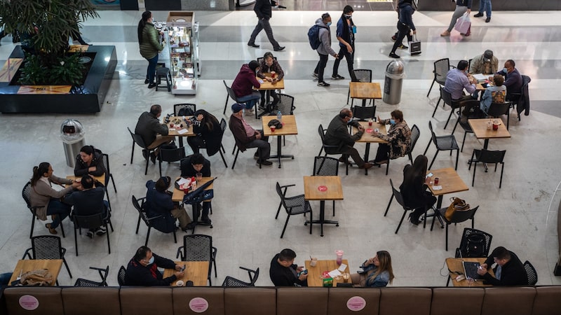 Gigantes de vale-refeição travam batalha judicial contra novas regras do setor Gigantes de vale-refeição travam batalha judicial contra novas regras do setor