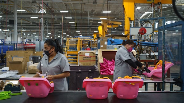 Crisis en la cadena de suministro causa auge en la frontera de México y EE.UU. Crisis en la cadena de suministro causa auge en la frontera de México y EE.UU.