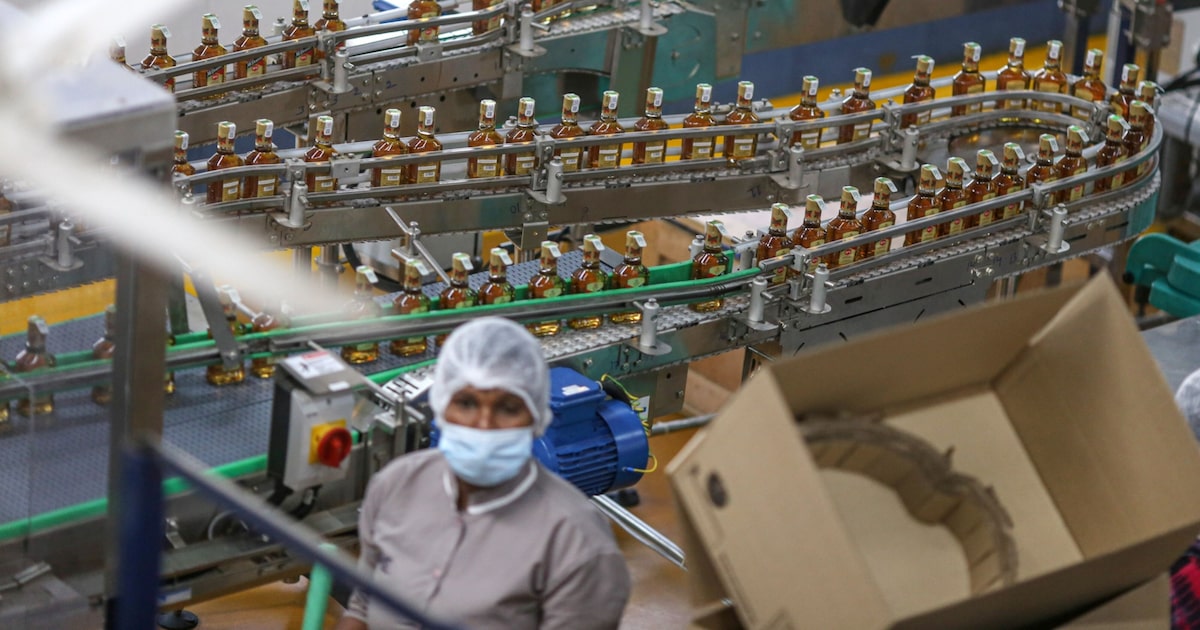 Diageo contrata CFO da WPP em reestruturação para virar o jogo com marcas mais baratas