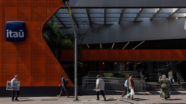 Itaú recorta su previsión de ingresos por comisiones ante la volatilidad del mercado Itaú recorta su previsión de ingresos por comisiones ante la volatilidad del mercado