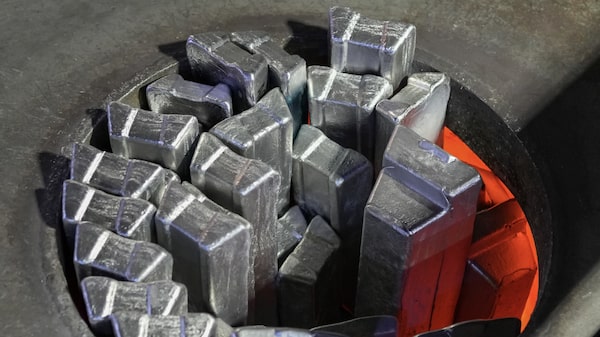 El aluminio cae tras conocerse planes de Estados Unidos para reducir los aranceles El aluminio cae tras conocerse planes de Estados Unidos para reducir los aranceles