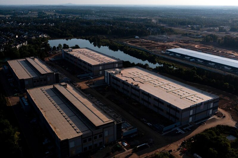 La demanda de energía de la IA pone a prueba el suministro de agua en EE.UU., dice JPMorgan La demanda de energía de la IA pone a prueba el suministro de agua en EE.UU., dice JPMorgan