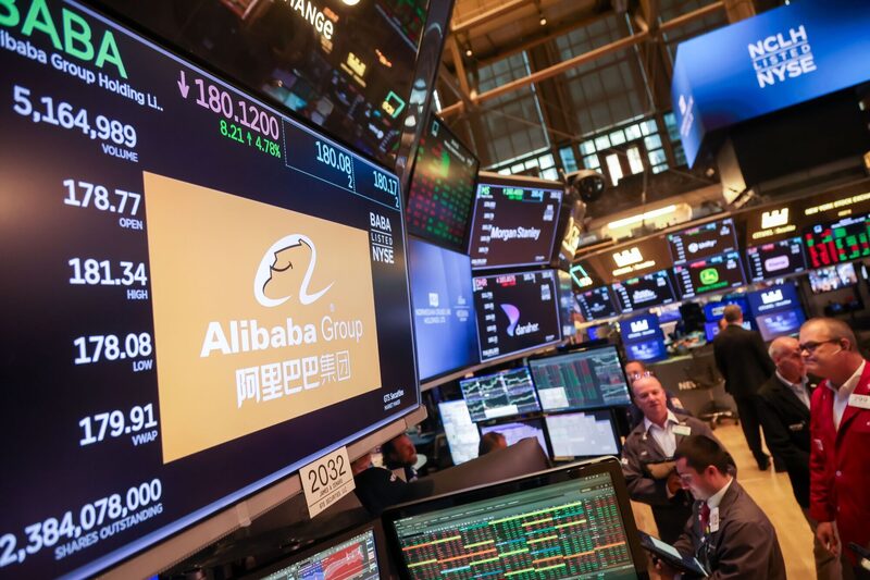 Las acciones de Alibaba, que cotizan en Hong Kong, se dispararon un 53% en septiembre, el mejor rendimiento del índice Hang Seng. Las acciones de Alibaba, que cotizan en Hong Kong, se dispararon un 53% en septiembre, el mejor rendimiento del índice Hang Seng.