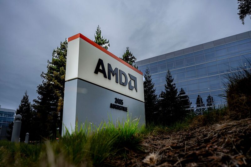 El acuerdo refuerza la posición de AMD en el mercado de semiconductores y abre una nueva etapa de competencia con Nvidia en el suministro de GPUs para centros de datos de inteligencia artificial. El acuerdo refuerza la posición de AMD en el mercado de semiconductores y abre una nueva etapa de competencia con Nvidia en el suministro de GPUs para centros de datos de inteligencia artificial.