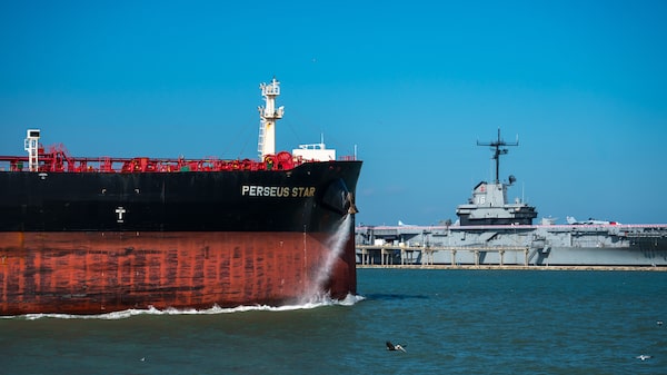 El alza del petróleo sacude los bonos globales y revive temores de estanflación El alza del petróleo sacude los bonos globales y revive temores de estanflación