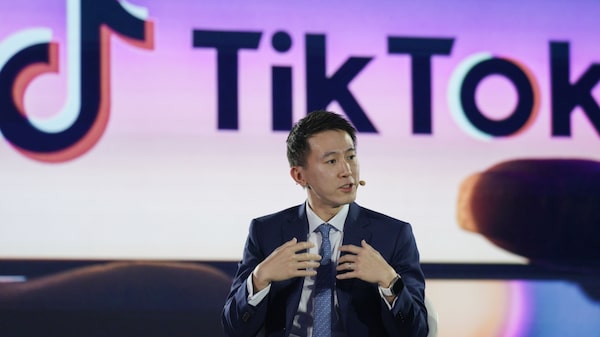 Jefe de TikTok, a diferencia de Musk, recibe suaves advertencias de la UE Jefe de TikTok, a diferencia de Musk, recibe suaves advertencias de la UE
