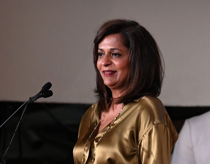 Syngal, que fazia parte de um pequeno grupo de CEOs mulheres de empresas nos EUA, teve que lidar com o fechamento obrigatório de lojas e as mudanças repentinas causadas pela pandemia Syngal, que fazia parte de um pequeno grupo de CEOs mulheres de empresas nos EUA, teve que lidar com o fechamento obrigatório de lojas e as mudanças repentinas causadas pela pandemia