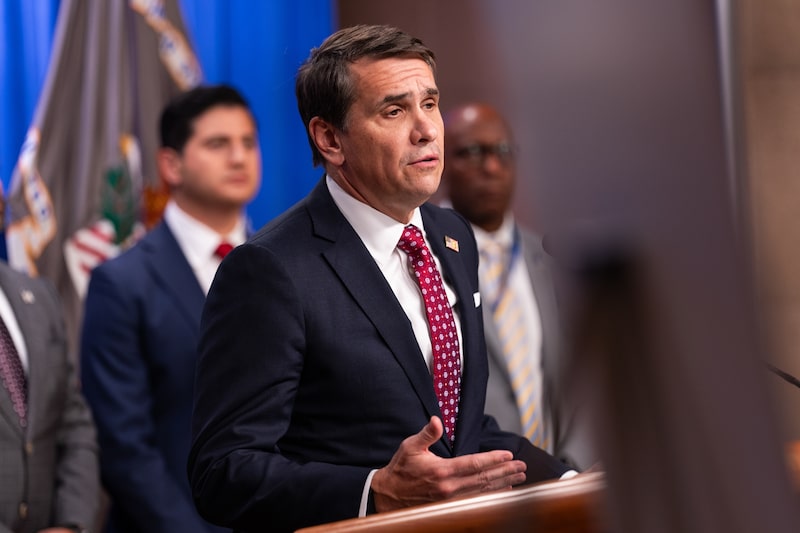 La atención se ha centrado en una imagen de un cajón de escritorio con varias fotos, incluida una en la que aparecía el futuro presidente Donald Trump. La atención se ha centrado en una imagen de un cajón de escritorio con varias fotos, incluida una en la que aparecía el futuro presidente Donald Trump.