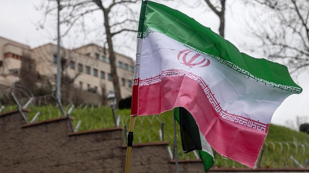 El presidente Donald Trump dijo el jueves que Irán tiene de 10 a 15 días como máximo para aceptar un acuerdo sobre su programa nuclear. El presidente Donald Trump dijo el jueves que Irán tiene de 10 a 15 días como máximo para aceptar un acuerdo sobre su programa nuclear.