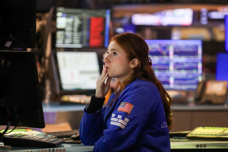 A trader works on the floor of the New York Stock Exchange (NYSE) in New York, US, on Wednesday, Aug. 12, 2026. Londian Wason priced its initial public offering of approximately 4.3 million American depositary shares at $22 each, for a total of $94.3 million in gross proceeds. Photographer: Michael Nagle/Bloomberg A trader works on the floor of the New York Stock Exchange (NYSE) in New York, US, on Wednesday, Aug. 12, 2026. Londian Wason priced its initial public offering of approximately 4.3 million American depositary shares at $22 each, for a total of $94.3 million in gross proceeds. Photographer: Michael Nagle/Bloomberg