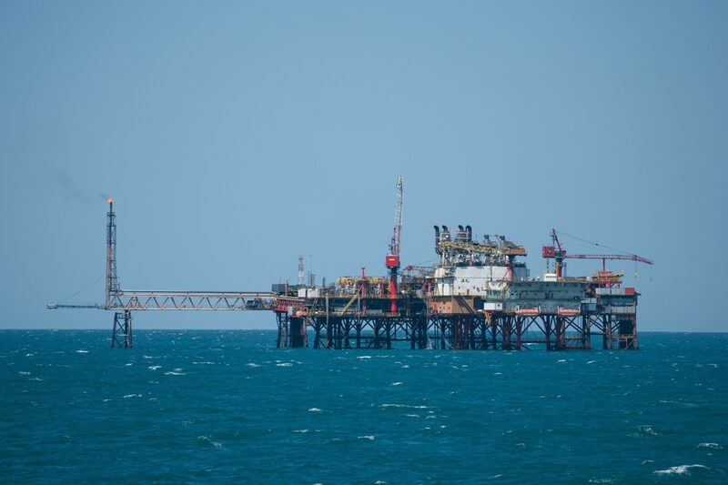 O contrato do WTI de agosto caía 2%, para US$ 104,11 o barril na Bolsa Mercantil de Nova York às 6h36, horário de Brasília O contrato do WTI de agosto caía 2%, para US$ 104,11 o barril na Bolsa Mercantil de Nova York às 6h36, horário de Brasília