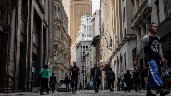 IPCA-15 sobe 0,34% em dezembro, abaixo do esperado, e indica desaceleração IPCA-15 sobe 0,34% em dezembro, abaixo do esperado, e indica desaceleração