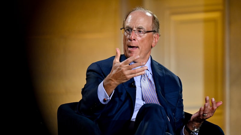Larry Fink diz estar ‘bastante otimista’ com a oportunidade de investir na Venezuela Larry Fink diz estar ‘bastante otimista’ com a oportunidade de investir na Venezuela