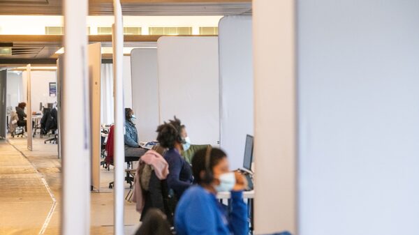 Guatemaltecos que trabajen en el extranjero recibirán exoneración de impuestos Guatemaltecos que trabajen en el extranjero recibirán exoneración de impuestos