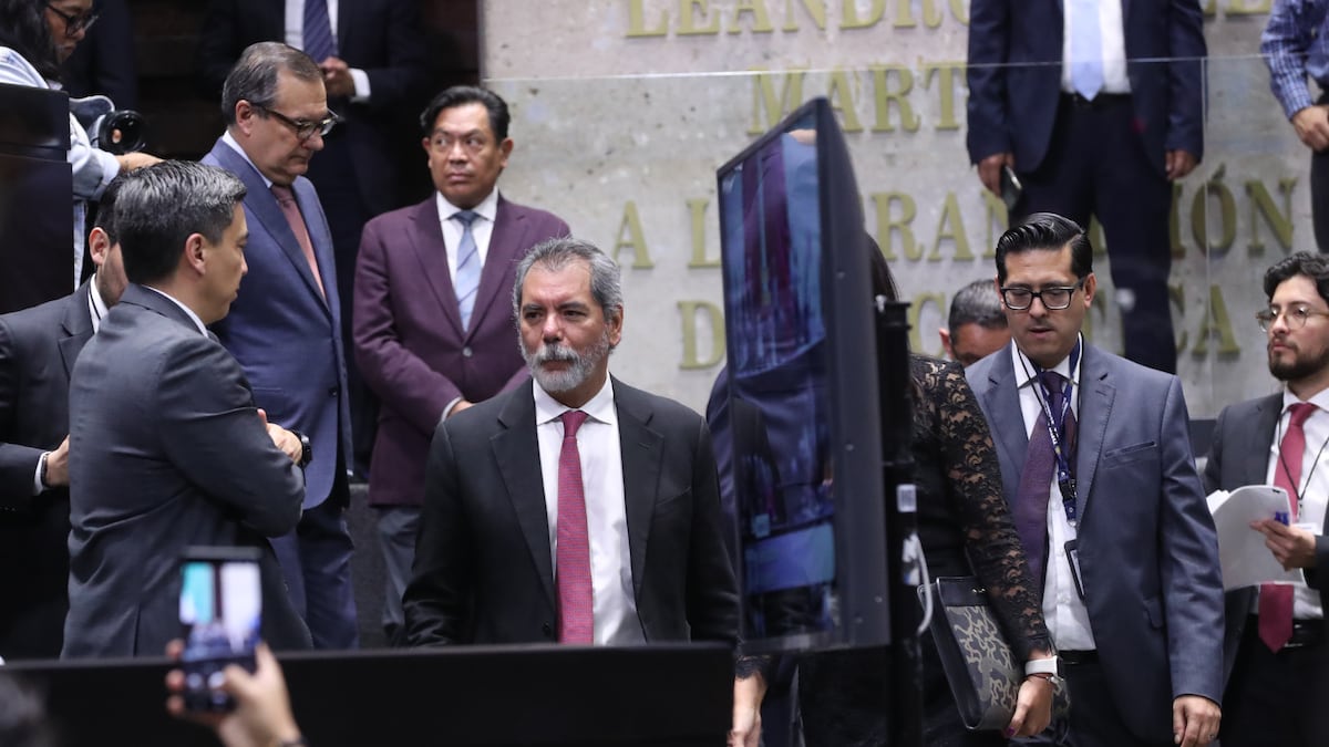 Hacienda ve "manejable" nivel de deuda de México y tipo de cambio en línea con Paquete Económico 2027
