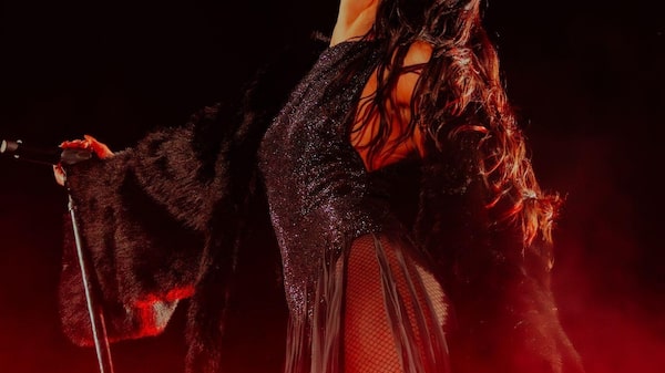 Dua Lipa apuesta por YouTube para lanzar película de su concierto grabado en México Dua Lipa apuesta por YouTube para lanzar película de su concierto grabado en México
