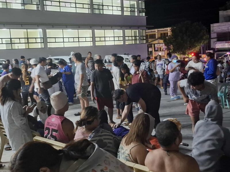 Mientras continuaban las labores de emergencia en Bogo tras el terremoto, equipos médicos y personal capacitado se desplegaron en las zonas prioritarias, la medianoche del miércoles. Mientras continuaban las labores de emergencia en Bogo tras el terremoto, equipos médicos y personal capacitado se desplegaron en las zonas prioritarias, la medianoche del miércoles.