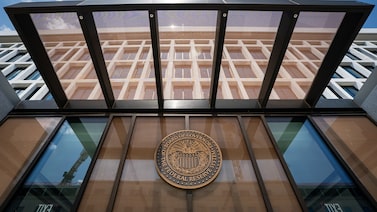 Bonos del Tesoro suben tras el alza de tasas de la Fed y el rendimiento a 10 años cae al 4,98% Bonos del Tesoro suben tras el alza de tasas de la Fed y el rendimiento a 10 años cae al 4,98%