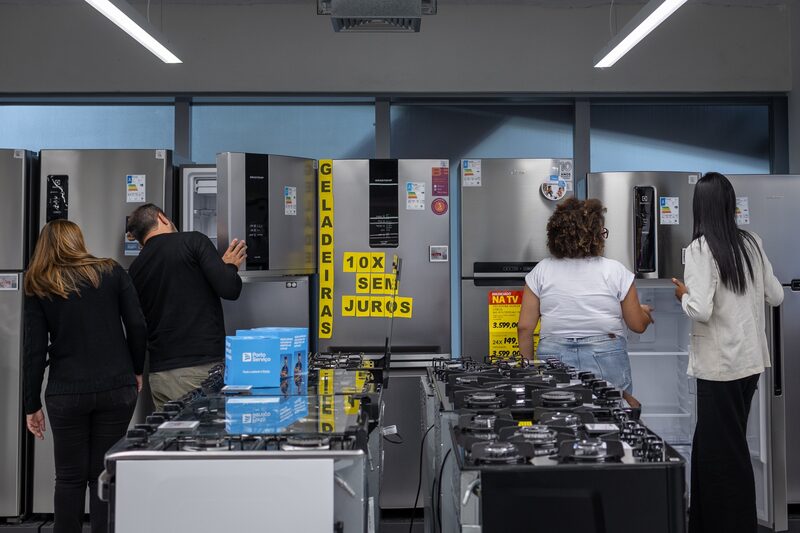 Electrodomésticos en la megatienda Casas Bahía de Sao Paulo, Brasil. Fotógrafa: Maira Erlich/Bloomberg Electrodomésticos en la megatienda Casas Bahía de Sao Paulo, Brasil. Fotógrafa: Maira Erlich/Bloomberg