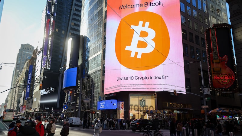 Queda do bitcoin expõe riscos para investidores de varejo após impulso com Trump Queda do bitcoin expõe riscos para investidores de varejo após impulso com Trump